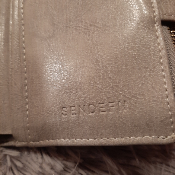 Sendeen Wallet- Tan- New - Picture 4 of 10